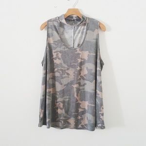 Soft Camouflage Open Neck Sleeveless T-shirt 1X
